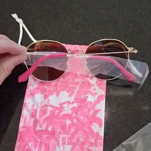 Lilly Pulitzer | Accessories | New Lilly Pulitzer Whale Bay  display picture 3